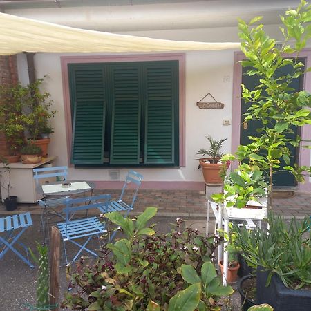 "La Casita", 2 Floors Apartment, Private Parking 1 Car Or 2 Bikes, Air-Cond And Terrace Livorno Eksteriør billede