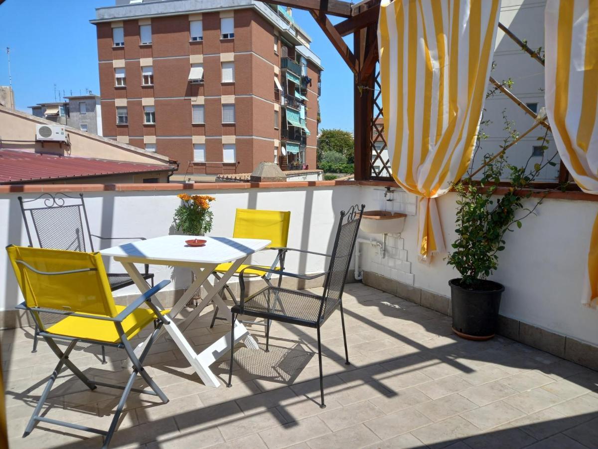 "La Casita", 2 Floors Apartment, Private Parking 1 Car Or 2 Bikes, Air-Cond And Terrace Livorno Eksteriør billede